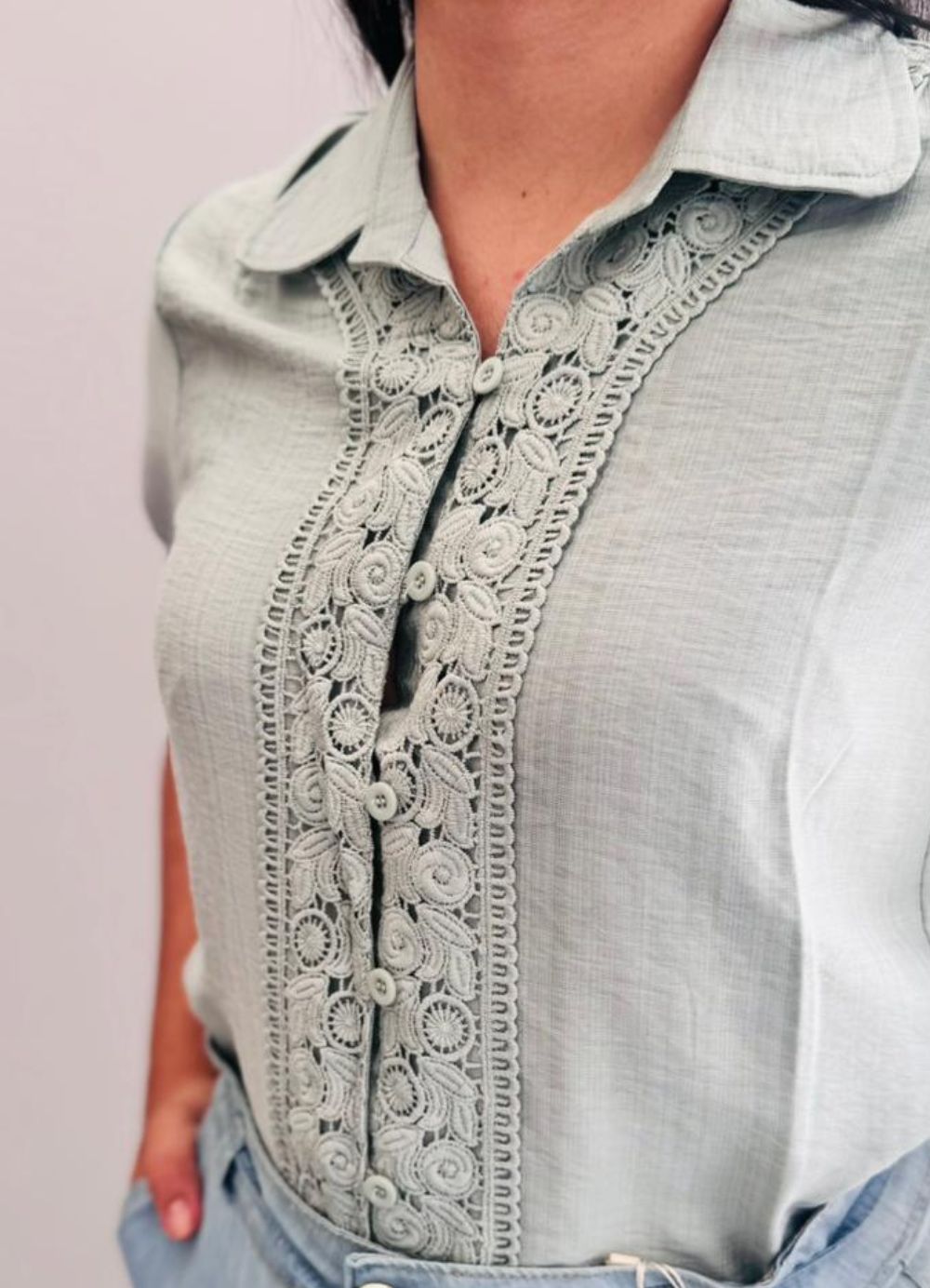 Camisa Detalhe Guipir