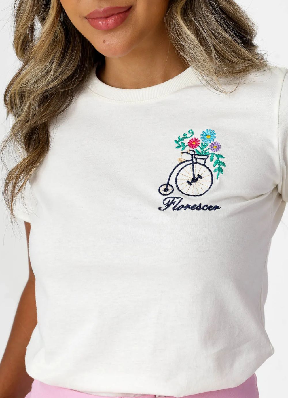 T-shirt feminina flores florescer