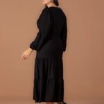 vestido preto plus size