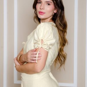 Blusa Plus Size Elegante em Crepe Com Detalhe