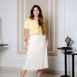 Blusa Plus Size Amarela Em Crepe Com Detalhe em Renda