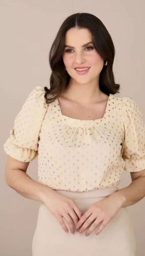 blusa bege feminina